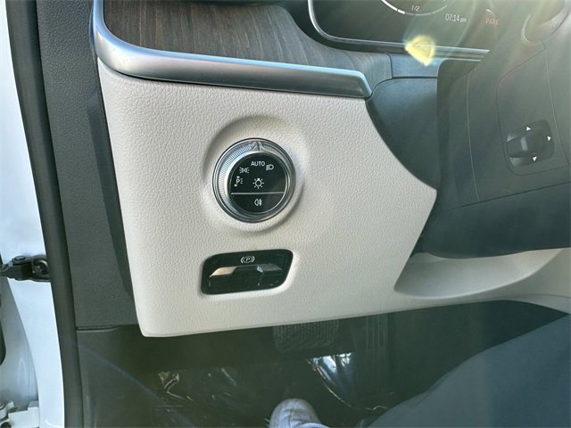 Used 2024 Mercedes-Benz C 300 4MATIC Sedan image 30