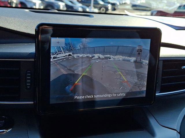 Certified 2022 Ford Explorer XLT w/ Equipment Group 202A image 18