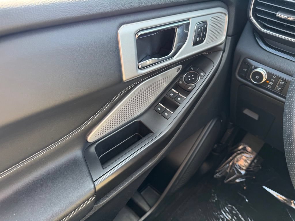 Certified 2020 Ford Explorer ST w/ Premium Technology Package AWD/4WD image 39