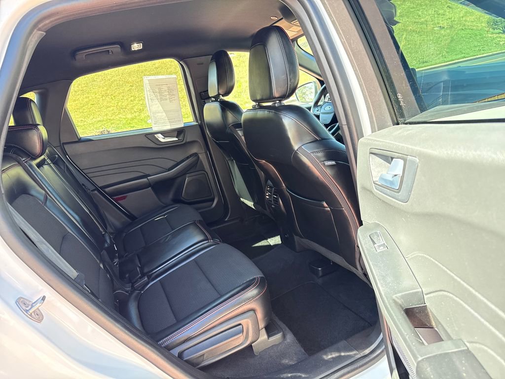 Certified 2023 Ford Escape ST-Line AWD/4WD image 23