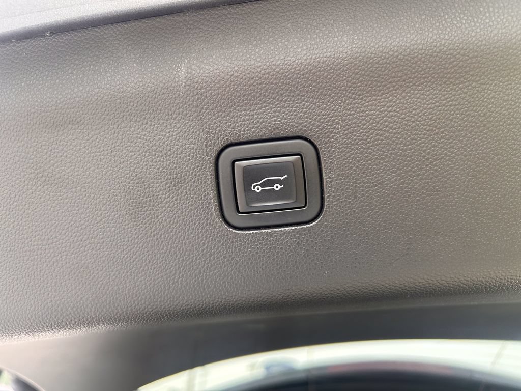 Used 2021 Buick Enclave Premium w/ Sun and Sites Package AWD/4WD image 21