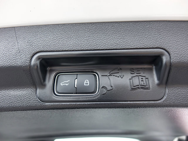 Certified 2025 Ford Explorer Active AWD/4WD image 24