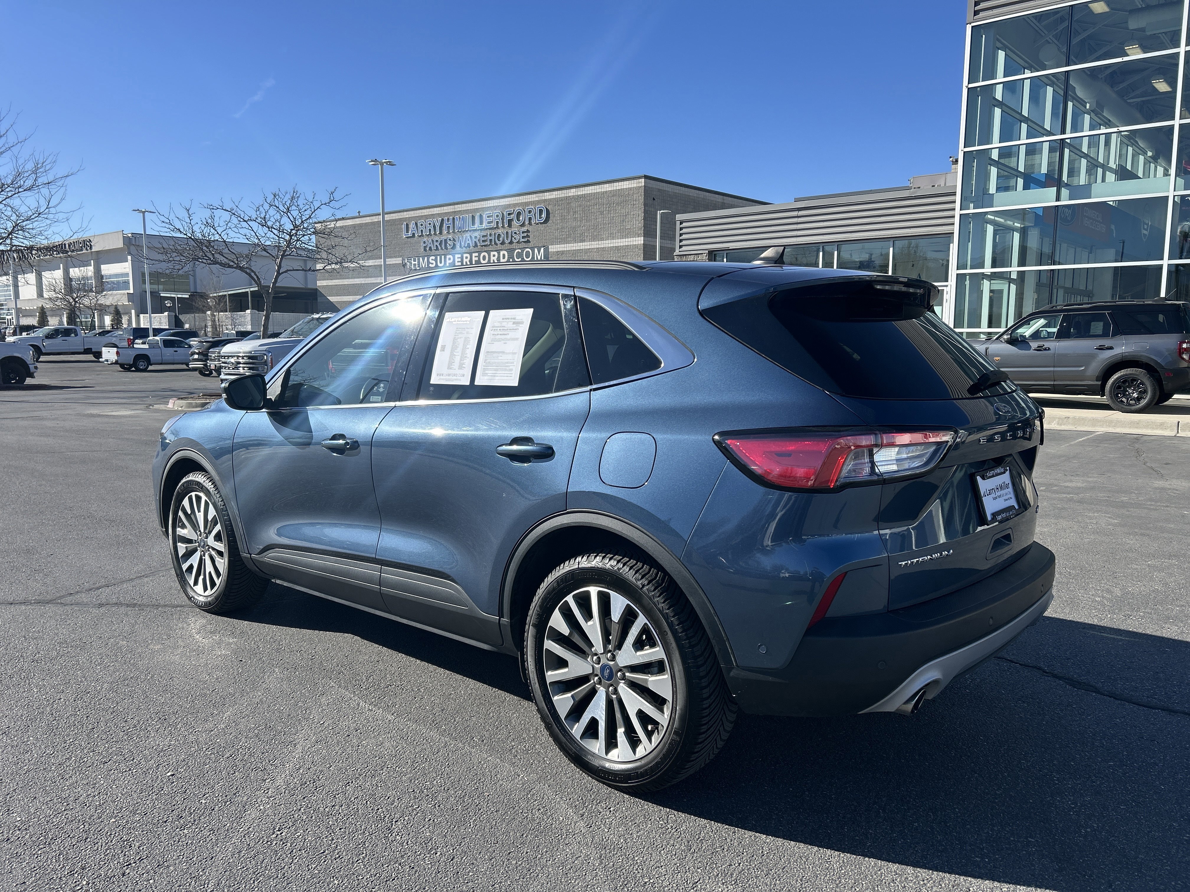 Certified 2020 Ford Escape Titanium w/ Titanium Premium Package 2.0 image 3