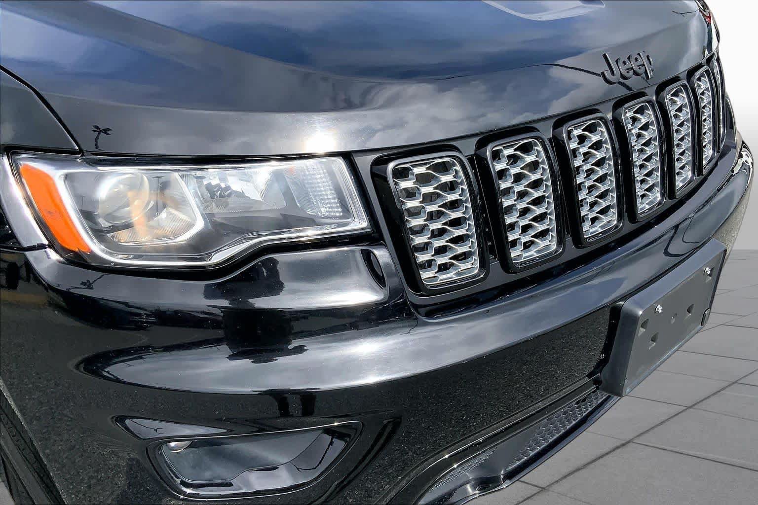 Used 2018 Jeep Grand Cherokee Altitude AWD/4WD image 28