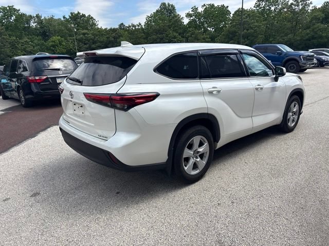 Used 2021 Toyota Highlander LE AWD/4WD image 22