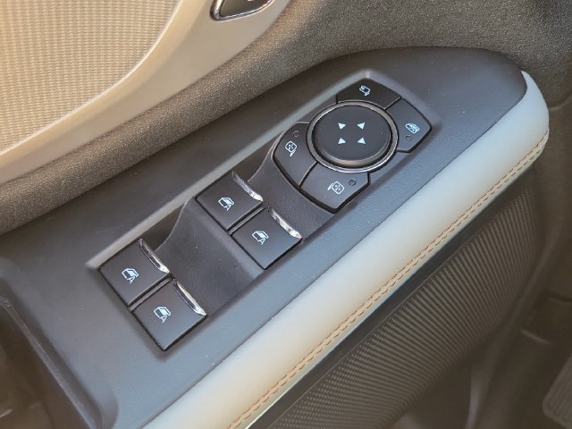 Certified 2025 Ford Expedition Active AWD/4WD image 14