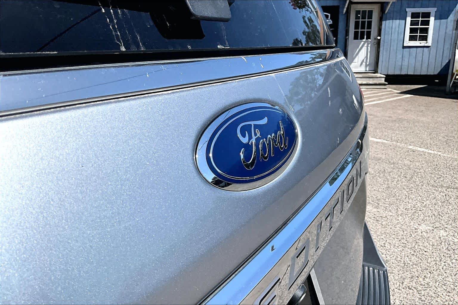 Certified 2020 Ford Expedition XLT w/ Equipment Group 202A AWD/4WD image 31