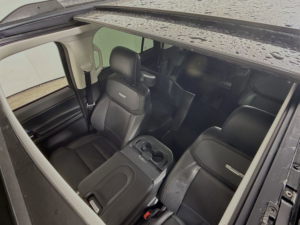 Certified 2025 Ford Expedition Platinum image 10