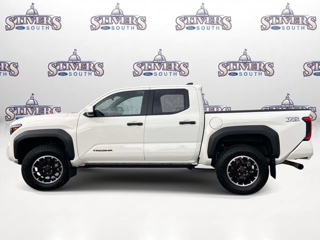 Used 2024 Toyota Tacoma TRD Off-Road AWD/4WD image 6