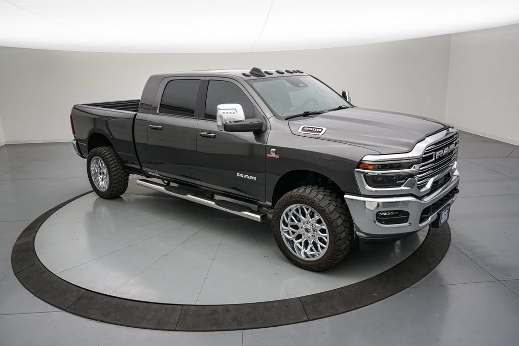 Used 2025 RAM 2500 Laramie AWD/4WD image 2