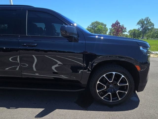 Used 2021 Chevrolet Suburban RST w/ Rear Media and Nav Package AWD/4WD image 4