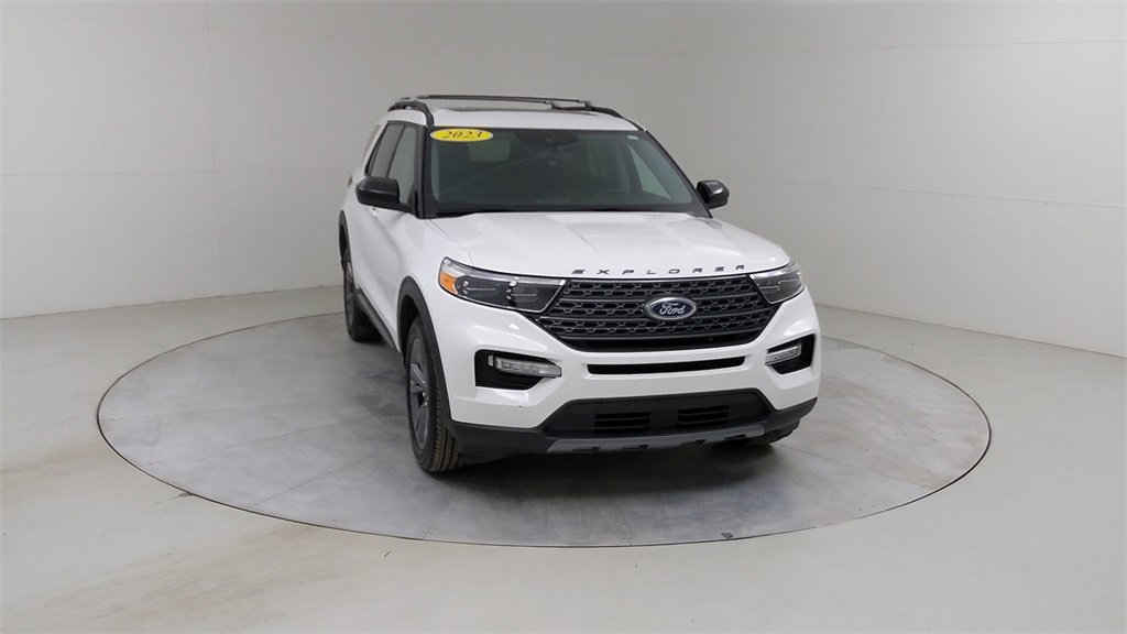 Certified 2023 Ford Explorer XLT w/ Equipment Group 202A image 11