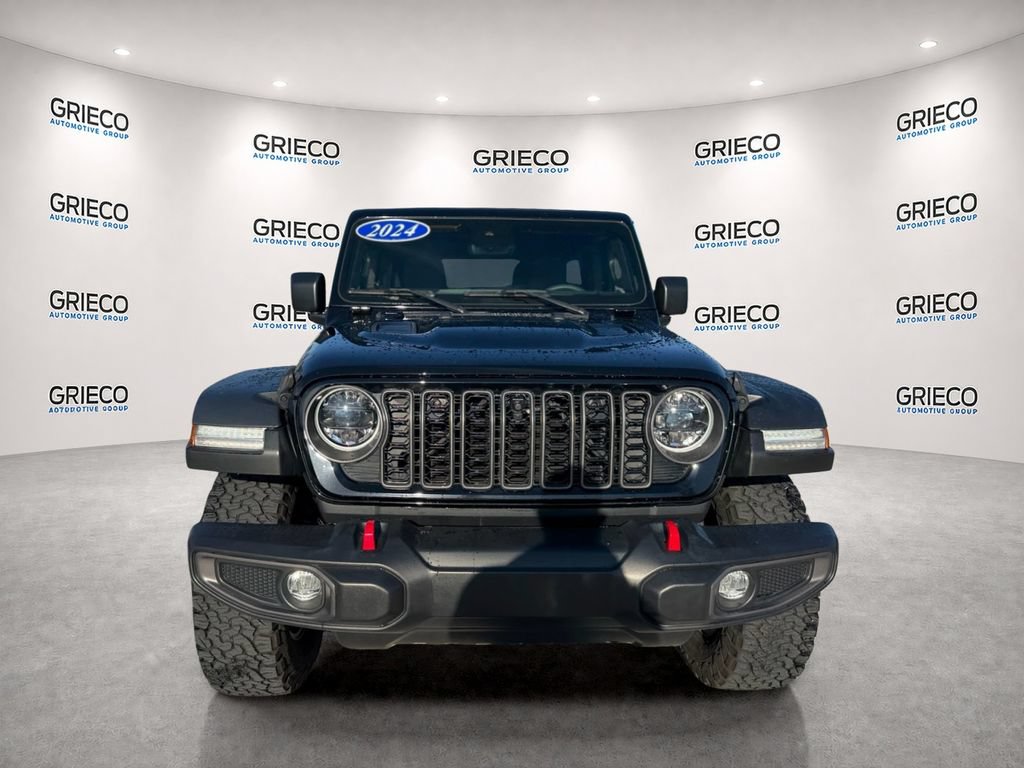 Used 2024 Jeep Wrangler Unlimited Rubicon w/ Technology Group AWD/4WD image 2