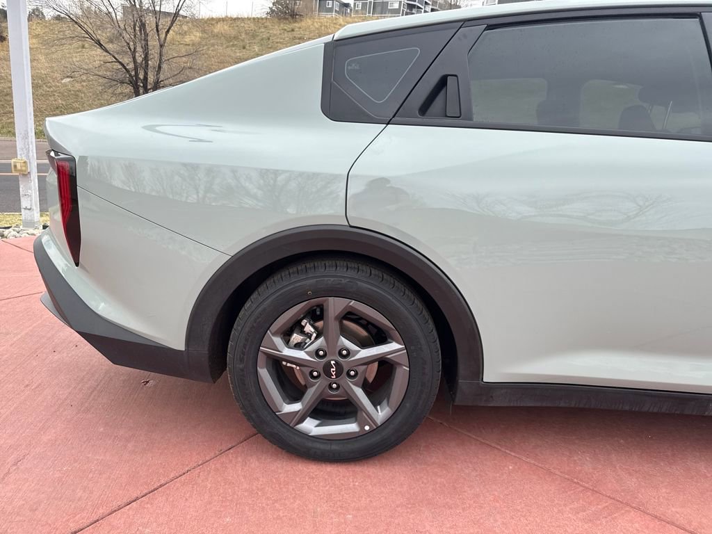 Used 2025 Kia K4 LXS image 25