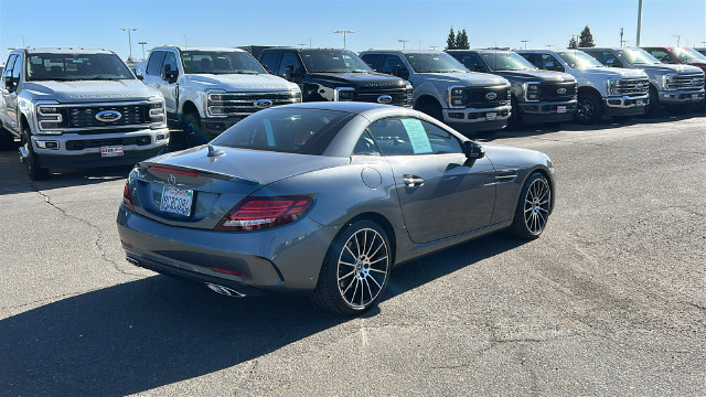Used 2018 Mercedes-Benz SLC 300 image 3