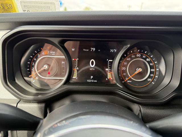 Used 2026 Jeep Wrangler Unlimited Sahara AWD/4WD image 15