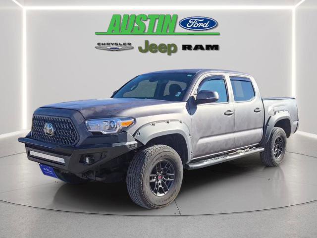 Used 2018 Toyota Tacoma TRD Off-Road w/ Technology Package image 13