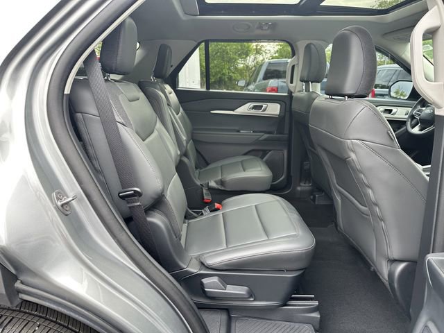 Certified 2025 Ford Explorer Active w/ Active Comfort Package AWD/4WD image 37