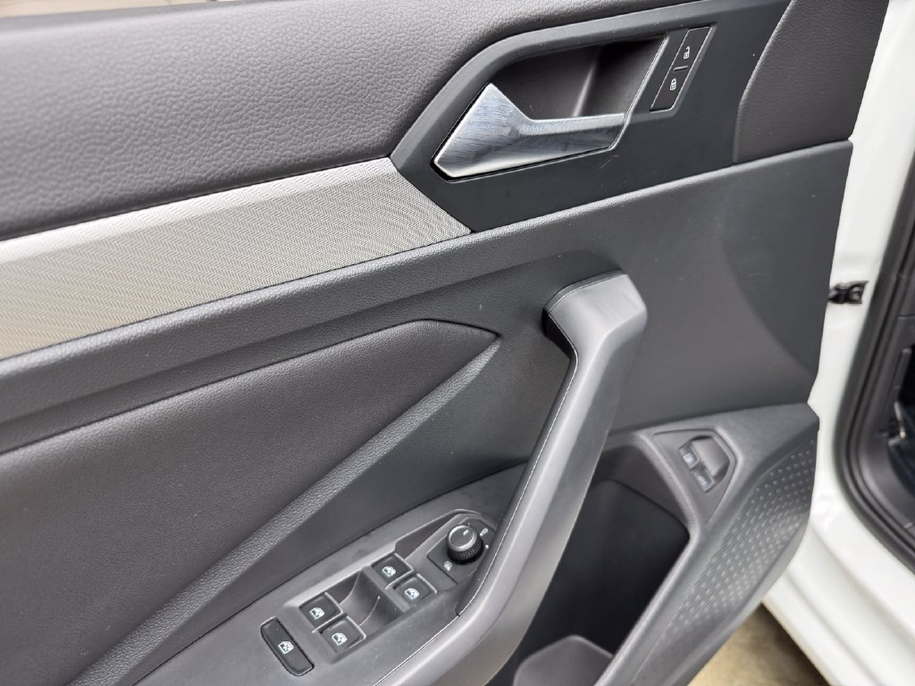 Used 2024 Volkswagen Jetta Sport FWD image 9