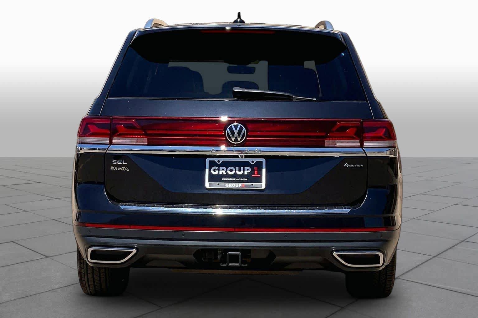 Used 2024 Volkswagen Atlas SEL AWD/4WD image 4
