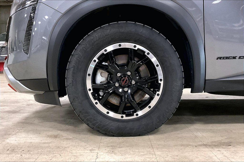 Used 2026 Nissan Pathfinder Rock Creek AWD/4WD image 9