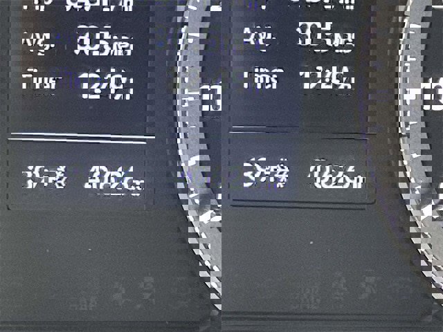 Used 2022 Hyundai Venue Limited image 22