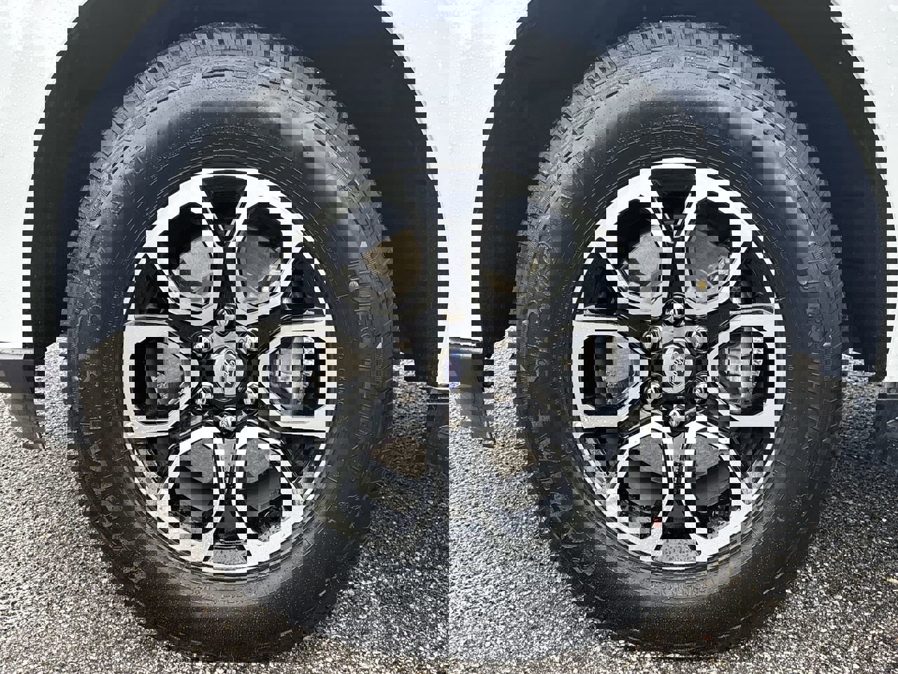 Certified 2024 Ford Expedition XLT image 35