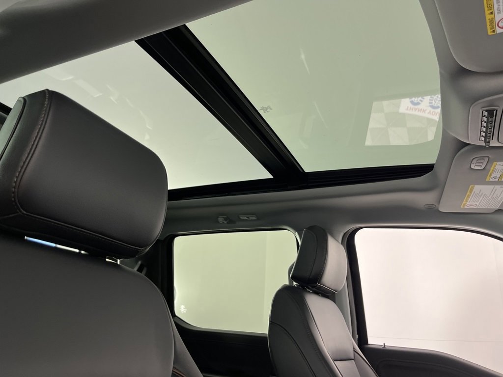 Certified 2025 Ford F350 Lariat image 32