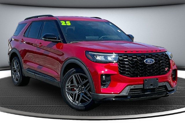 Certified 2025 Ford Explorer ST AWD/4WD image 3