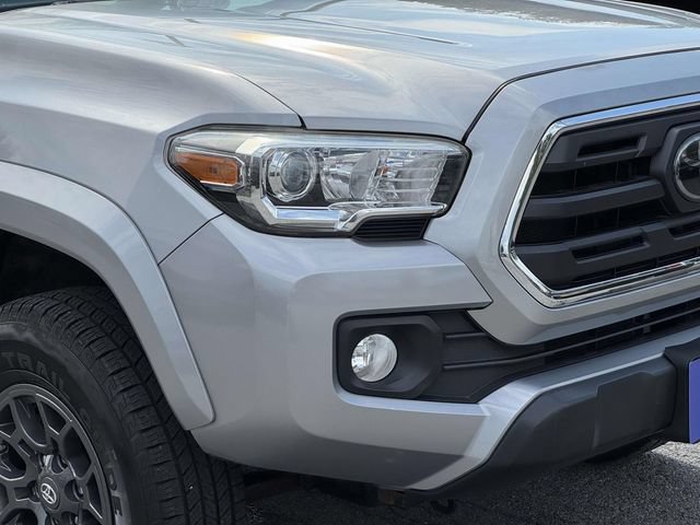 Used 2018 Toyota Tacoma SR5 w/ Four Season Floor Mat Package AWD/4WD image 7