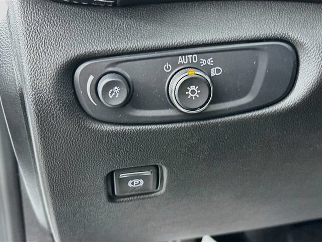 Used 2025 Chevrolet Blazer LT w/ Convenience Package FWD image 16