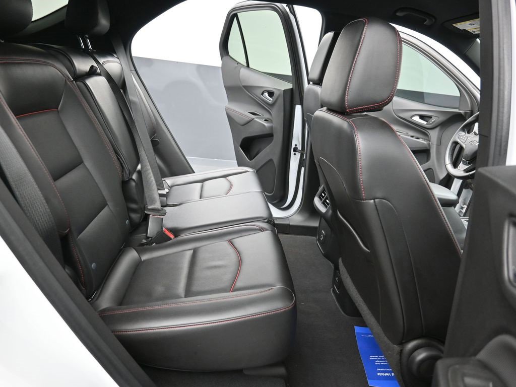 Used 2022 Chevrolet Equinox RS w/ RS Leather Package image 2