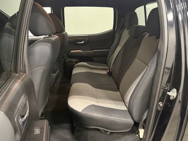 Used 2020 Toyota Tacoma TRD Sport w/ Technology Package AWD/4WD image 28