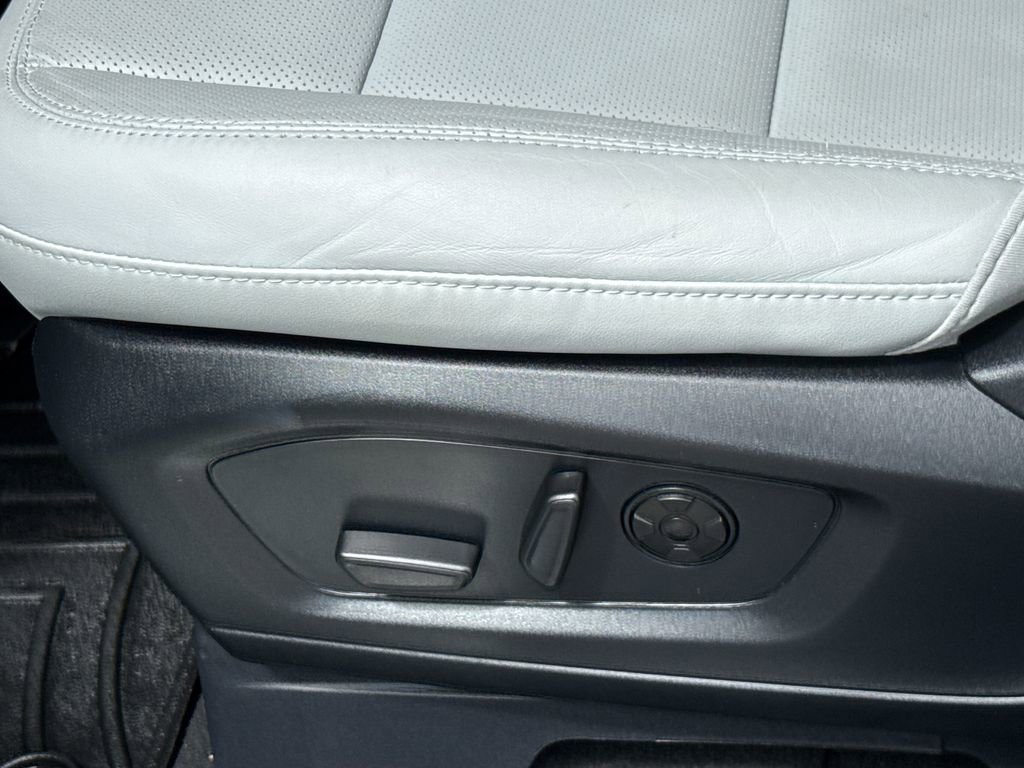 Certified 2025 Ford Explorer Platinum w/ Ultimate Package image 26