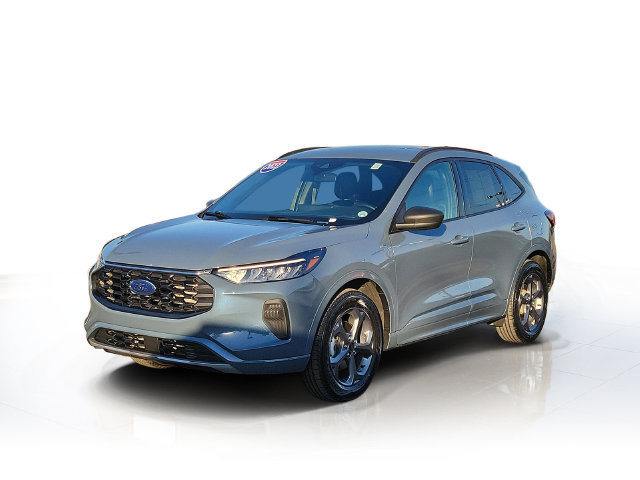 Certified 2023 Ford Escape ST-Line w/ Tech Pack #1 AWD/4WD image 3