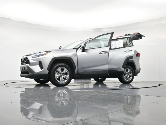 Used 2025 Toyota RAV4 XLE w/ Weather Package AWD/4WD image 50