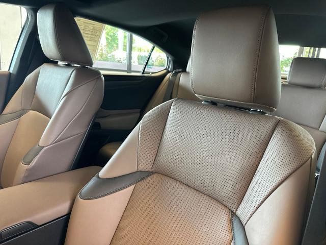 Used 2024 Lexus ES 350 w/ Premium Package FWD image 31