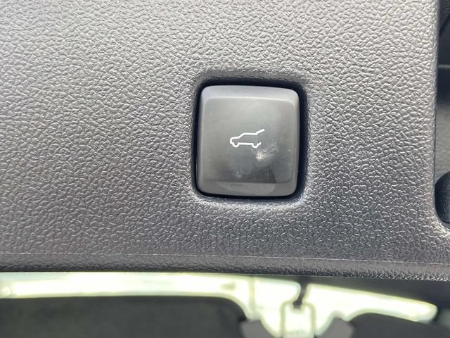 Certified 2025 Ford Escape SE FWD image 11