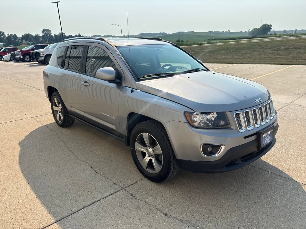 Used 2017 Jeep Compass High Altitude AWD/4WD image 3