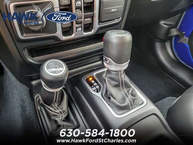 Used 2018 Jeep Wrangler Unlimited Sahara w/ Dual Top Group AWD/4WD image 15