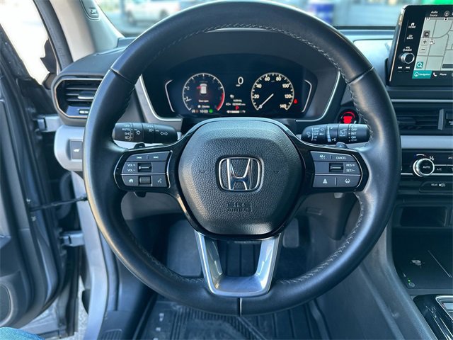 Used 2025 Honda Pilot Touring image 15