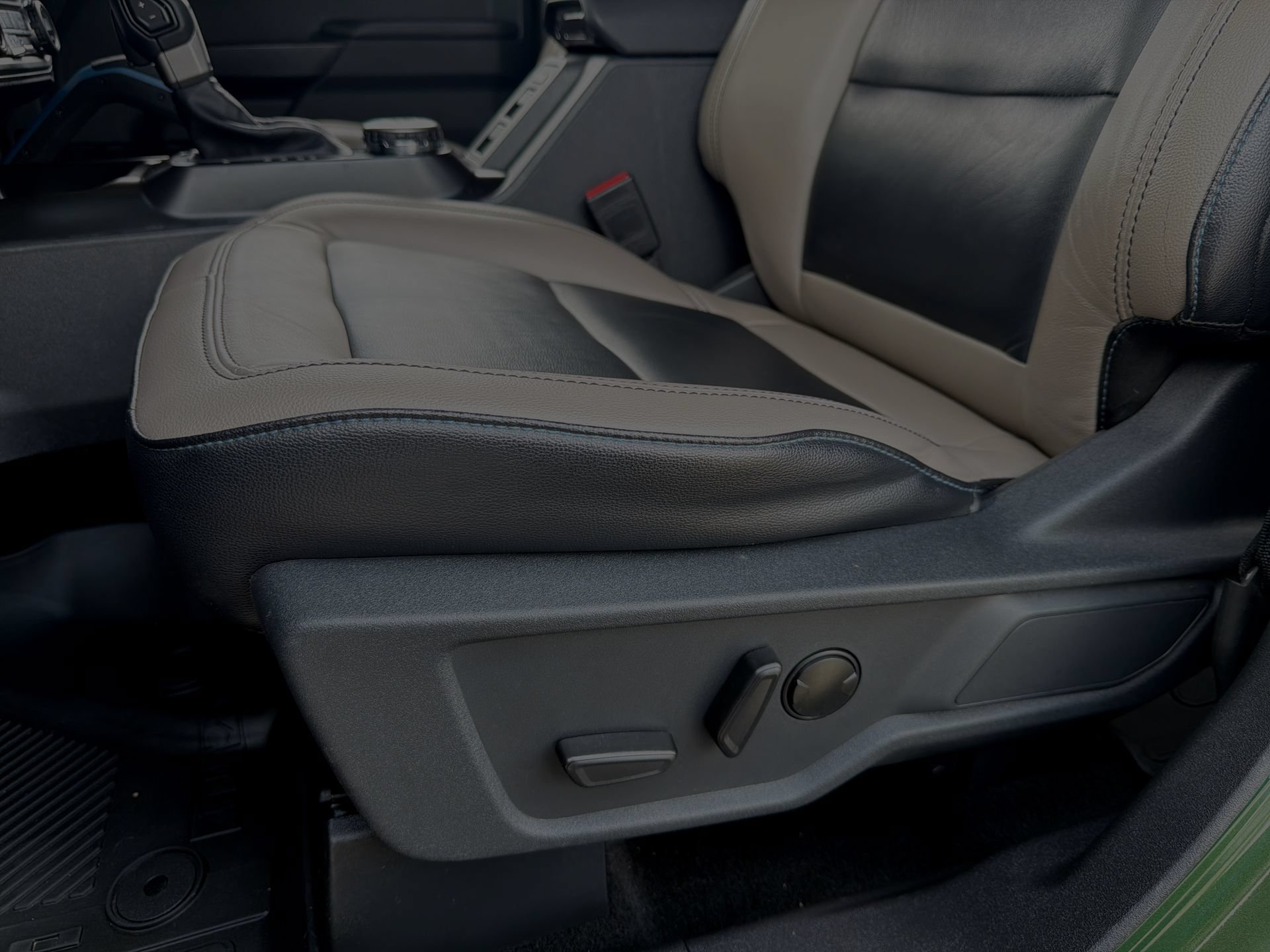 Certified 2024 Ford Bronco Wildtrak AWD/4WD image 12