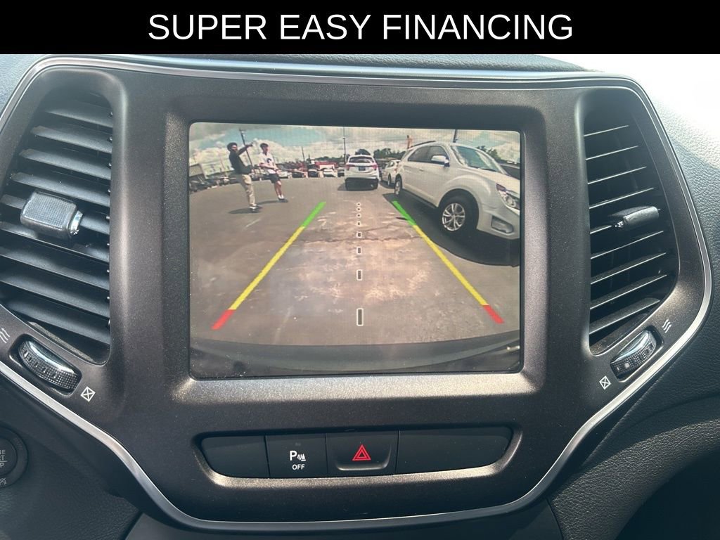 Used 2019 Jeep Cherokee Trailhawk AWD/4WD image 16