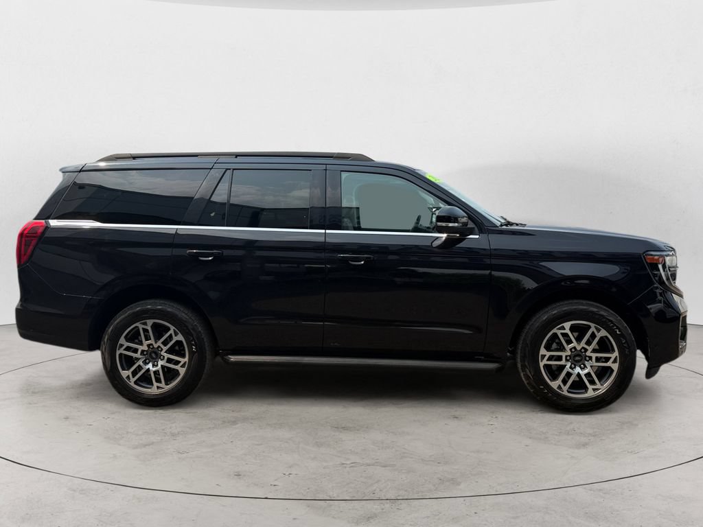 Certified 2025 Ford Expedition Active AWD/4WD image 4