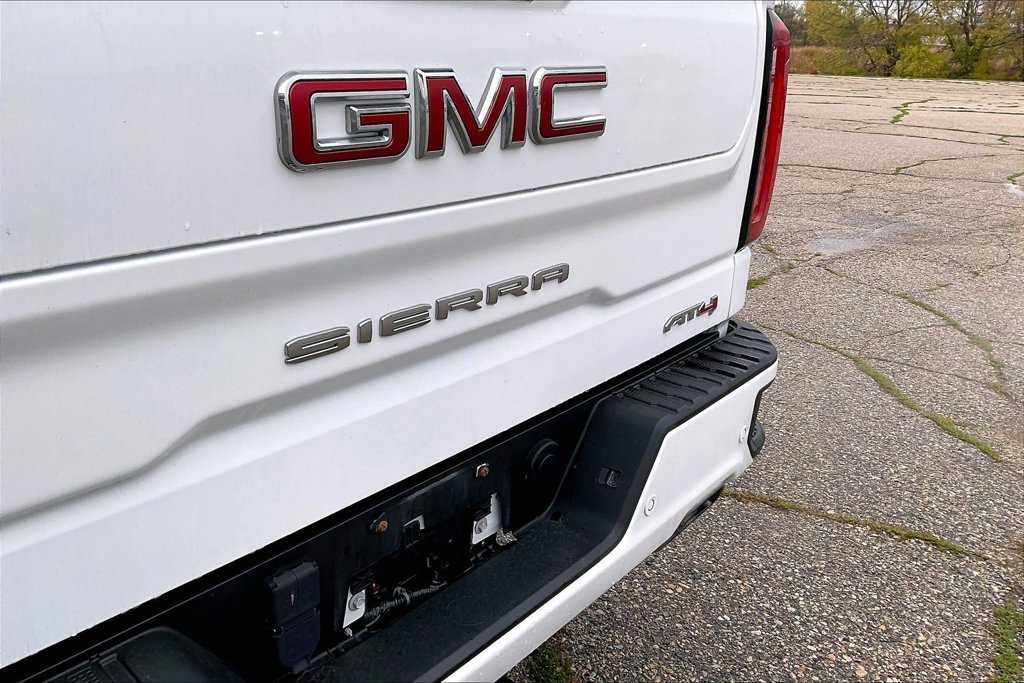Used 2023 GMC Sierra 1500 AT4 w/ AT4 Preferred Package AWD/4WD image 6