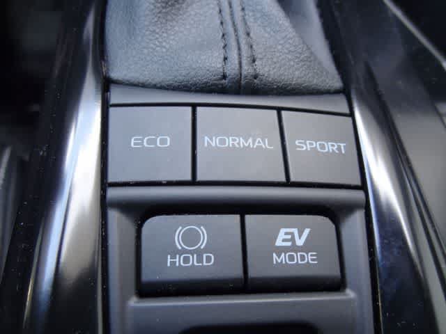 Used 2025 Toyota Camry SE w/ Convenience Package FWD image 34