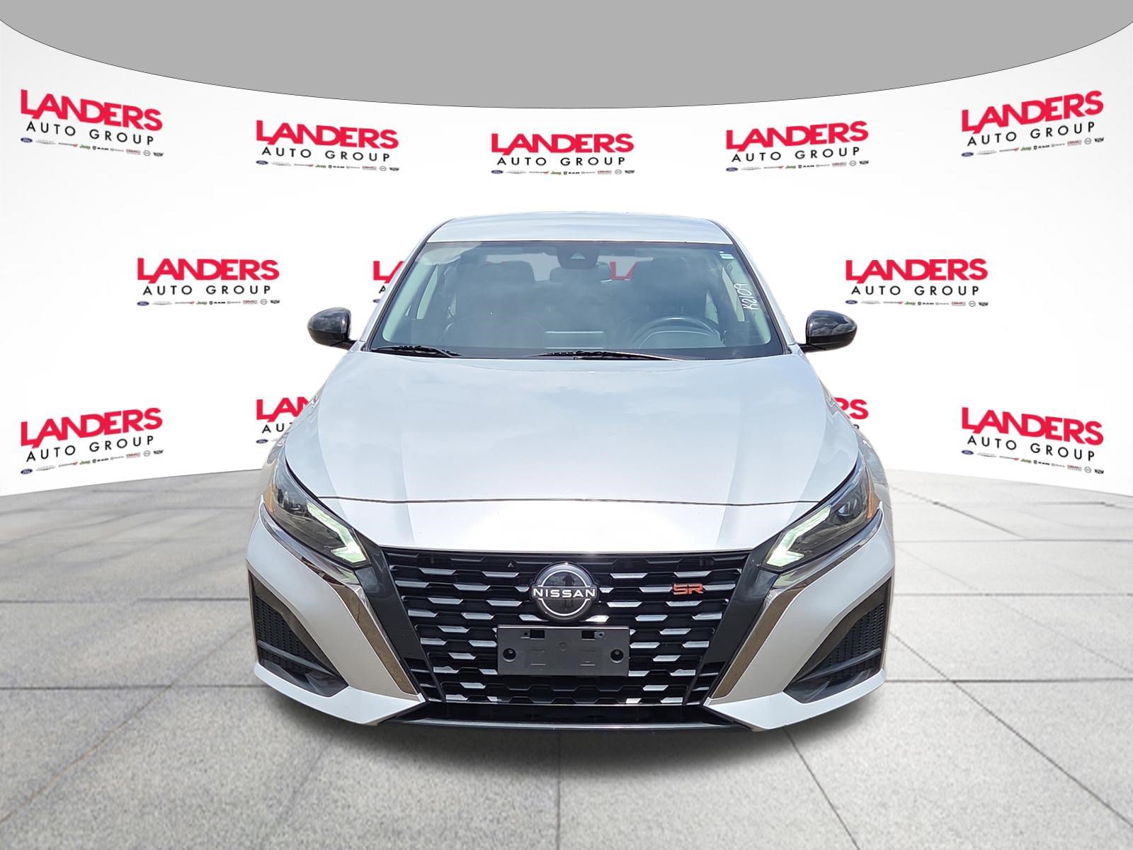 Used 2024 Nissan Altima 2.5 SR FWD image 8