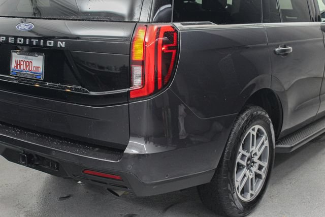 Certified 2025 Ford Expedition Active AWD/4WD image 9