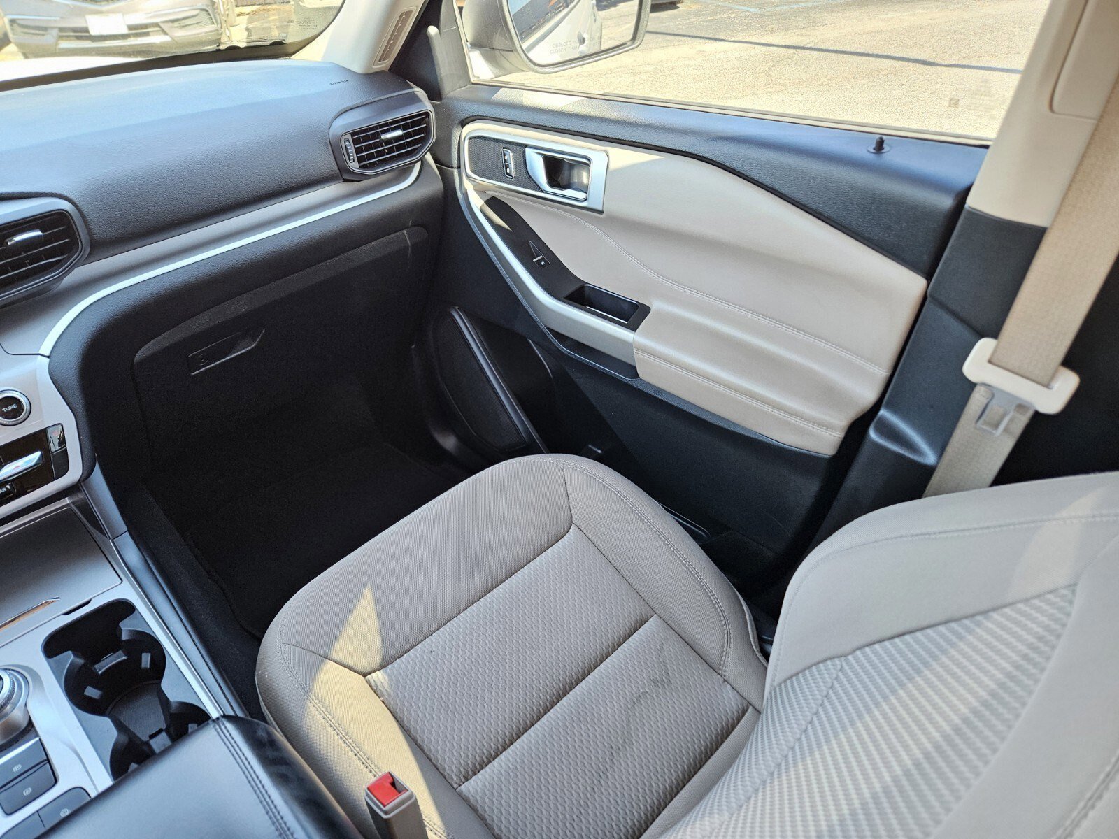 Certified 2023 Ford Explorer XLT image 16