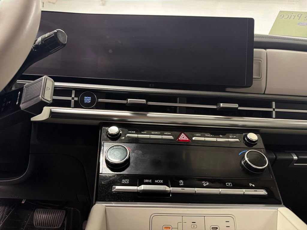 Used 2025 Hyundai Santa Fe SEL image 19